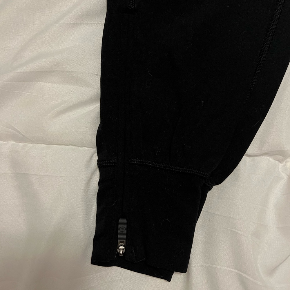 Lululemon Box It Out Jogger (28")
Black